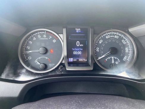 Used 2016 Toyota Tacoma Limited image 14