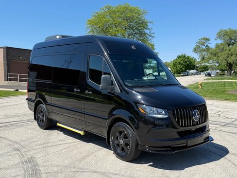 Used 2022 Mercedes-Benz Sprinter 2500 image 1