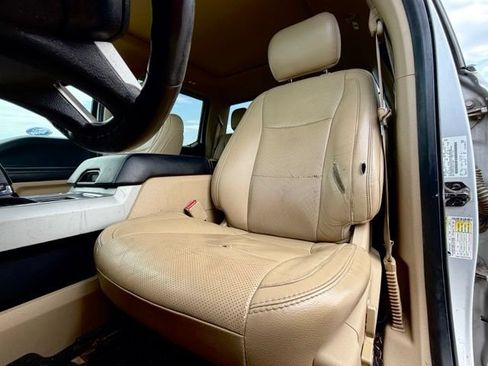 Used 2017 Ford F150 Lariat w/ Equipment Group 502A Luxury AWD/4WD image 7