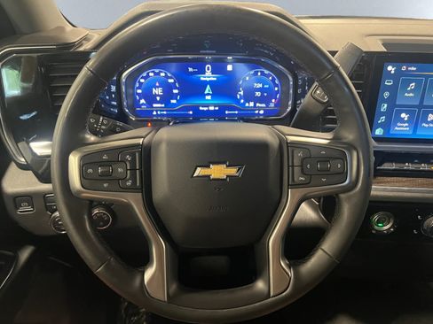 Used 2023 Chevrolet Silverado 1500 LT AWD/4WD image 17