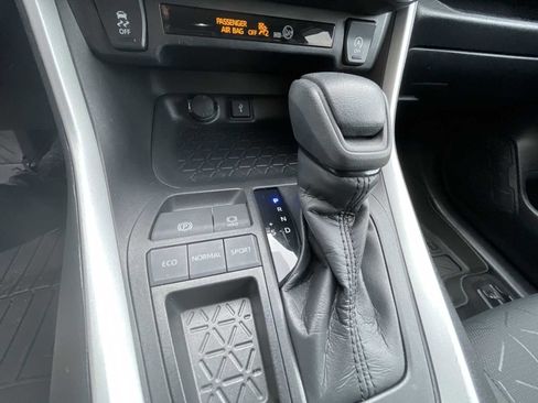 Used 2021 Toyota RAV4 XLE w/ Convenience Package image 15