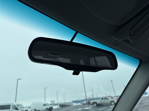 Used 2000 Chevrolet Tracker Base w/ Preferred Equipment Group 2 image 24