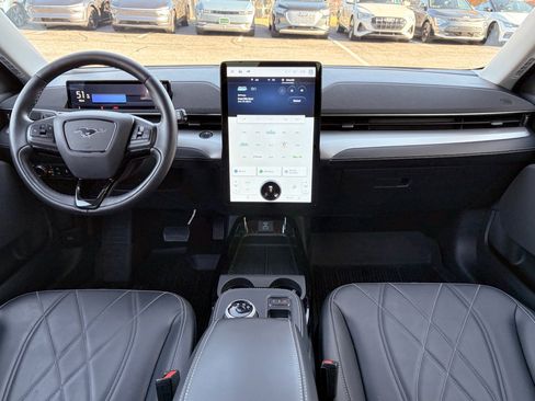 Used 2022 Ford Mustang Mach-E Select image 17