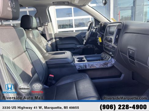 Used 2017 Chevrolet Silverado 1500 LTZ Z71 w/ Realtree Edition image 26