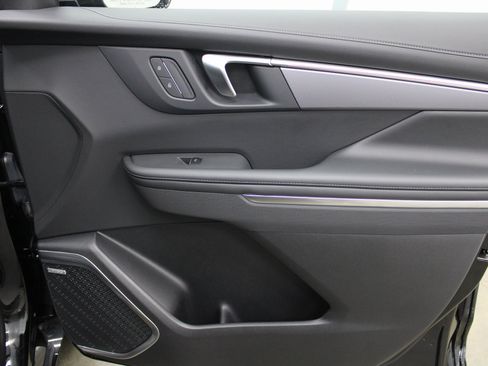 Used 2025 Buick Enclave Sport Touring image 29