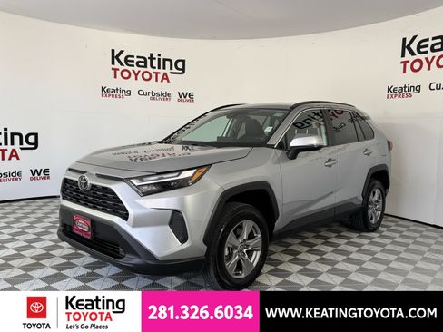 Used 2025 Toyota RAV4 XLE AWD/4WD image 9