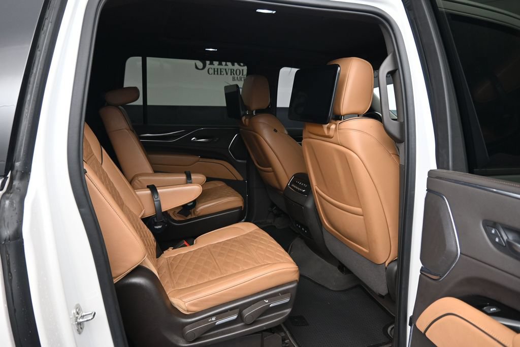 Used 2022 Cadillac Escalade ESV Premium Luxury w/ Performance Package AWD/4WD image 13