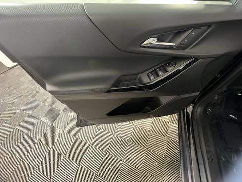Certified 2025 Chevrolet Equinox LT FWD image 22
