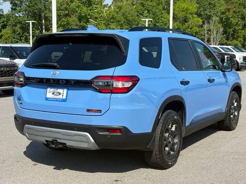 Used 2024 Honda Pilot TrailSport image 5