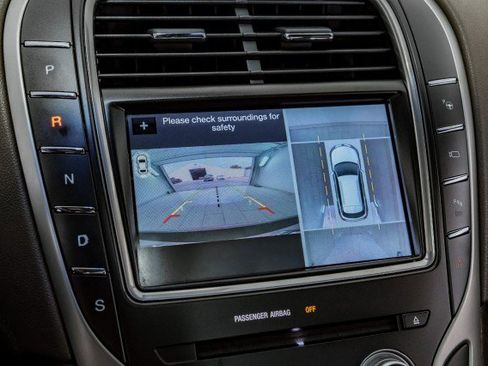Used 2016 Lincoln MKX Reserve w/ Technology Package FWD image 21