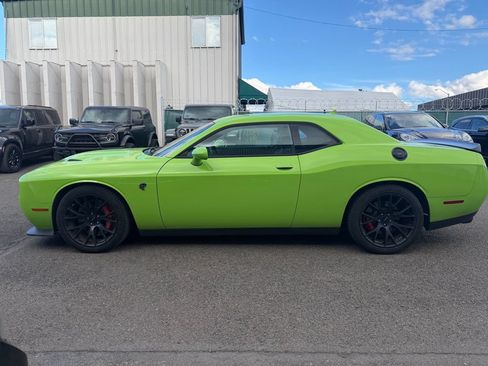 Used 2015 Dodge Challenger SRT Hellcat RWD image 2