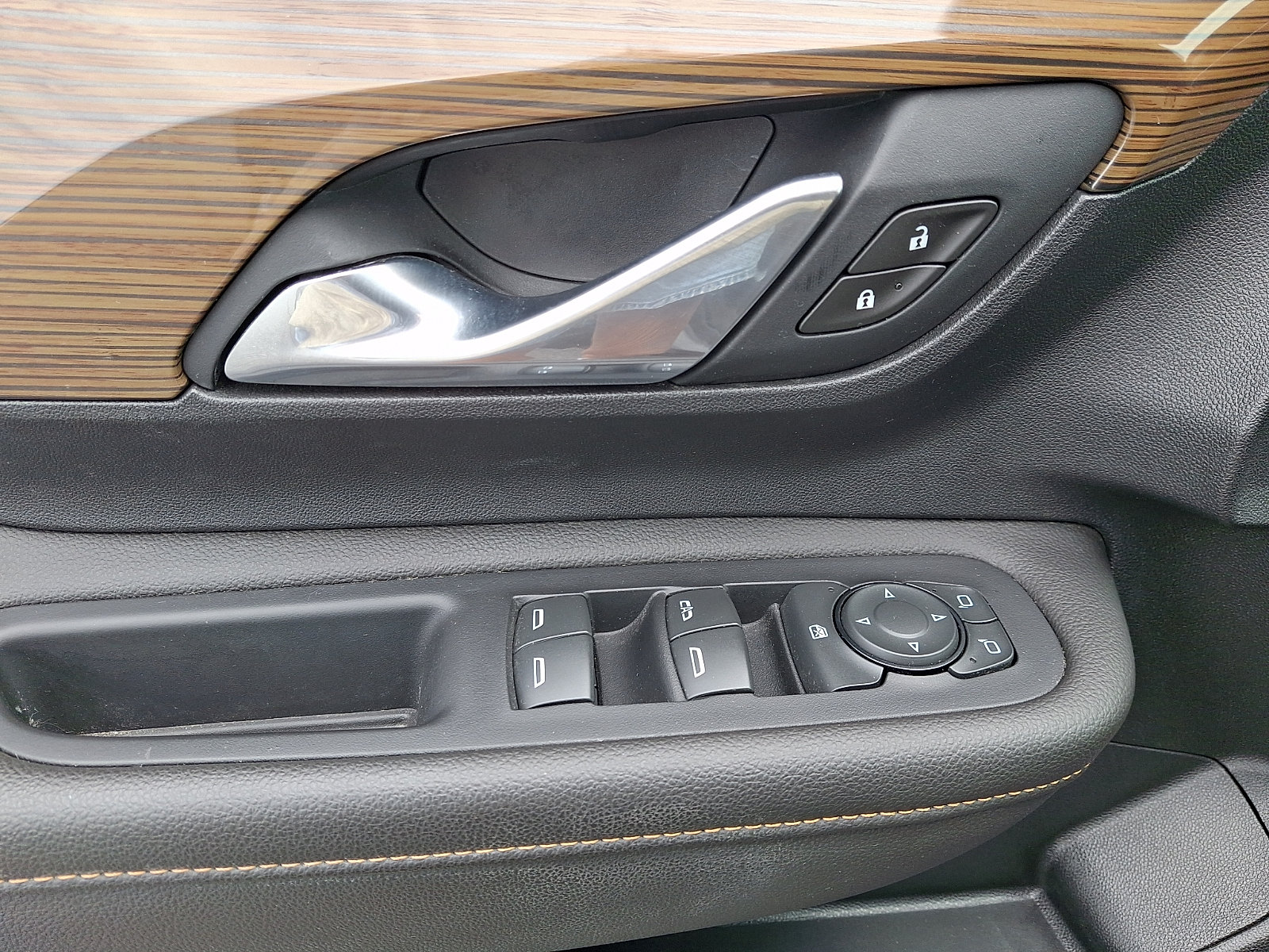 Used 2020 GMC Terrain SLE FWD image 12