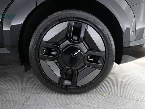 Used 2024 Kia EV9 GT-Line AWD/4WD image 9