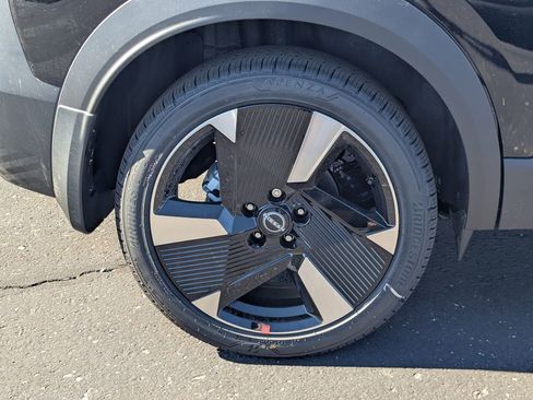 New 2026 Nissan Kicks SR w/ SR Premium Package FWD image 9