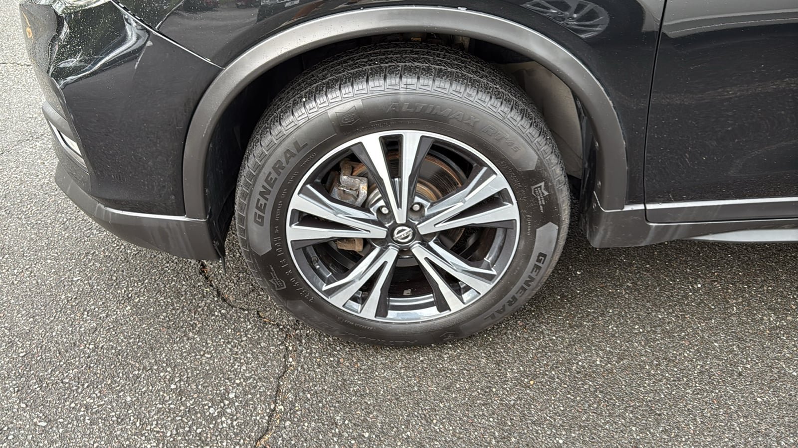 Used 2020 Nissan Rogue SV w/ Sun & Sound Touring Package AWD/4WD image 9