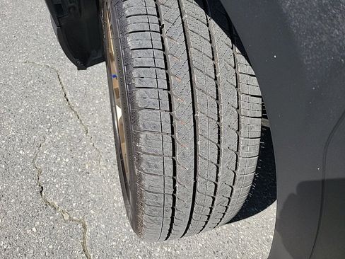 Used 2024 Honda Pilot Touring image 34