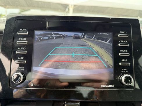 Used 2022 Toyota Camry SE FWD image 13