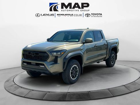 Used 2025 Toyota Tacoma TRD Off-Road w/ TRD Off Road Premium Package AWD/4WD image 1