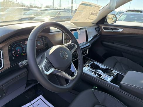 New 2026 Volkswagen Atlas SE image 11