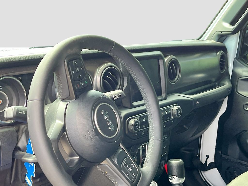 Used 2023 Jeep Gladiator Sport AWD/4WD image 9