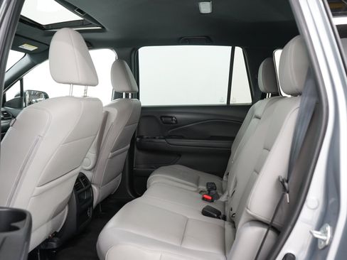 Used 2023 Honda Passport EX-L image 15