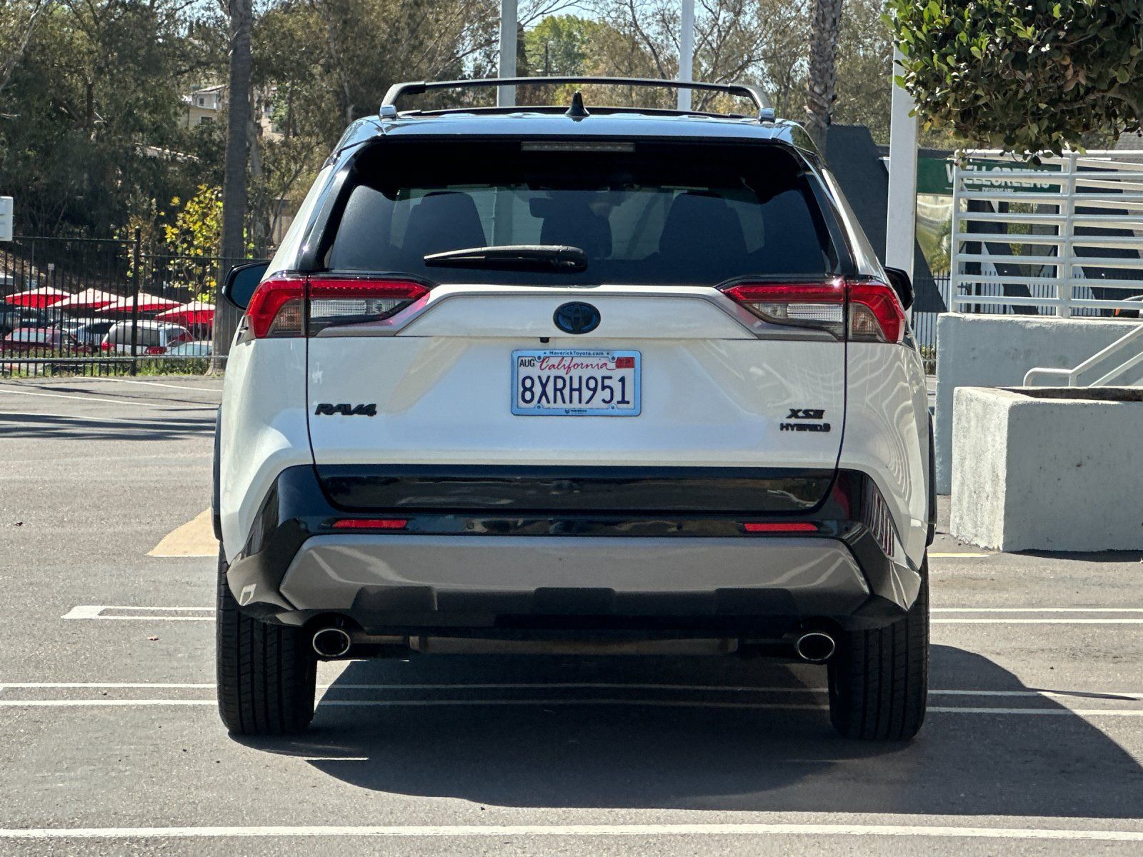 Used 2021 Toyota RAV4 XSE AWD/4WD image 4