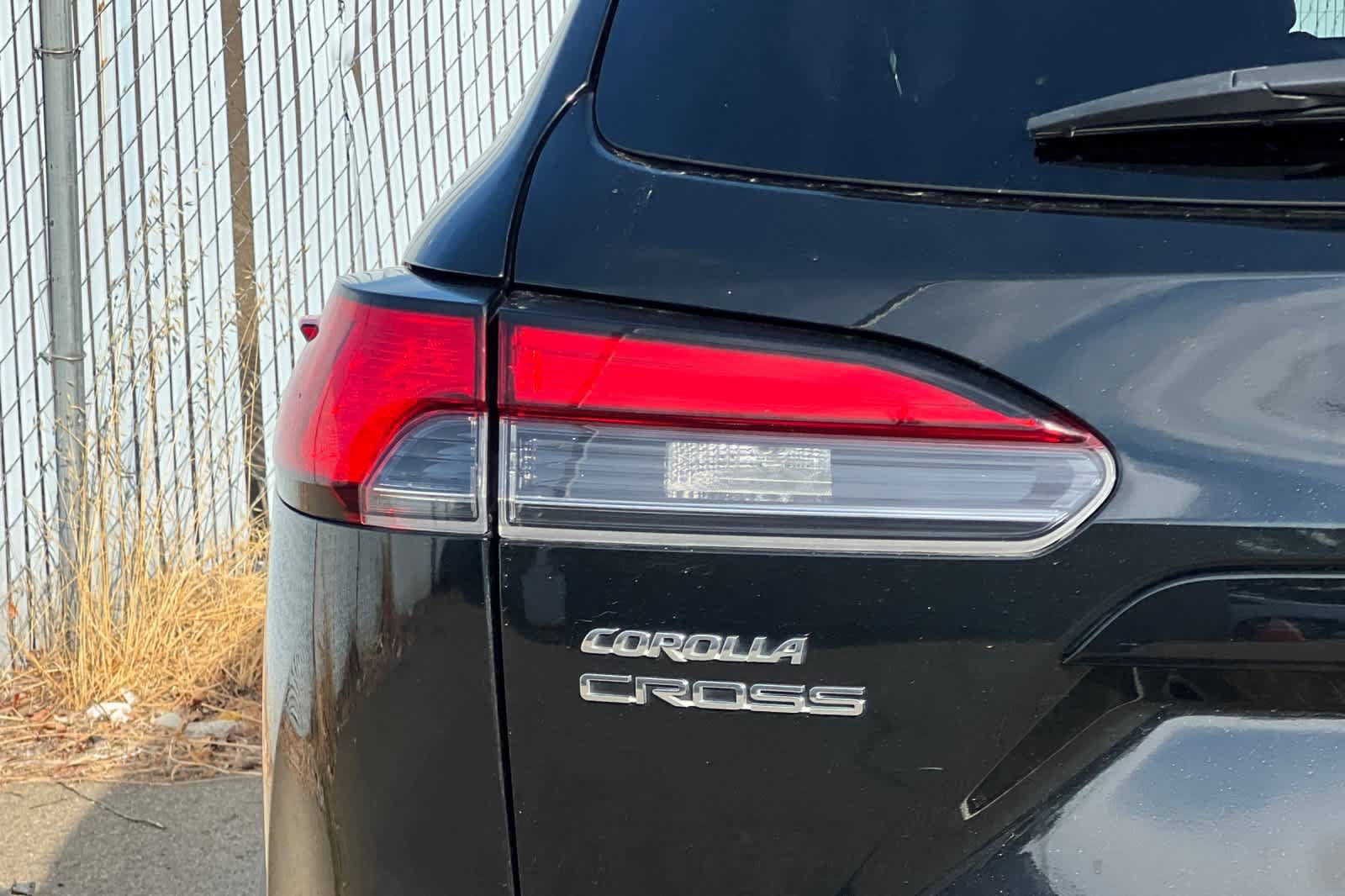Used 2025 Toyota Corolla Cross XLE AWD/4WD image 23