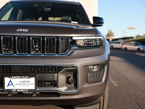New 2025 Jeep Grand Cherokee L Overland image 5