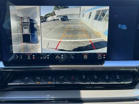 Used 2024 Chevrolet Silverado 1500 ZR2 w/ Technology Package image 38