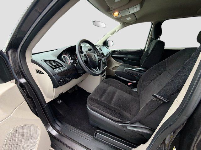 Used 2017 Dodge Grand Caravan SE FWD image 23