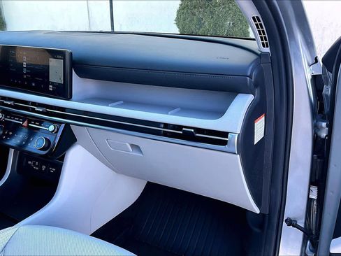 Used 2025 Hyundai Tucson Limited image 18