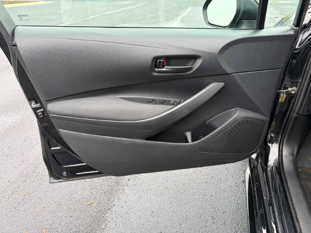 Used 2024 Toyota Corolla LE FWD image 27