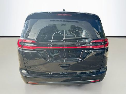 New 2026 Chrysler Pacifica Limited w/ S Appearance Package image 7