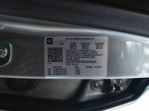 Used 2024 Chevrolet Colorado ZR2 AWD/4WD image 44