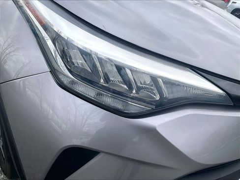 Used 2020 Toyota C-HR XLE image 30