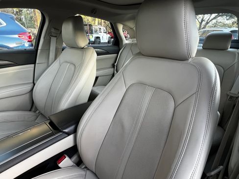 Used 2020 Lincoln MKZ Reserve w/ Luxury Package image 18