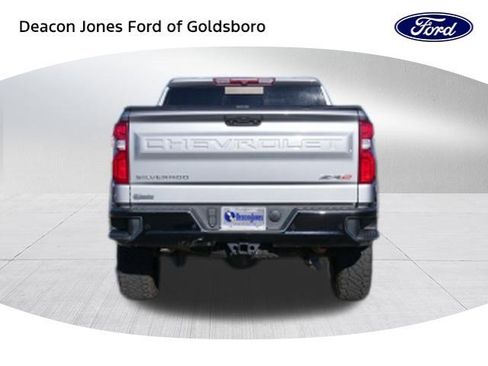 Used 2023 Chevrolet Silverado 1500 ZR2 image 4