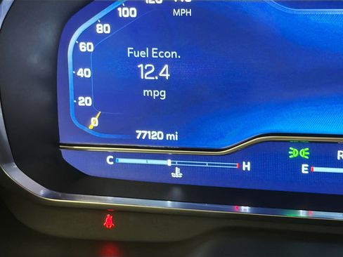 Used 2023 Chevrolet Suburban Premier image 7