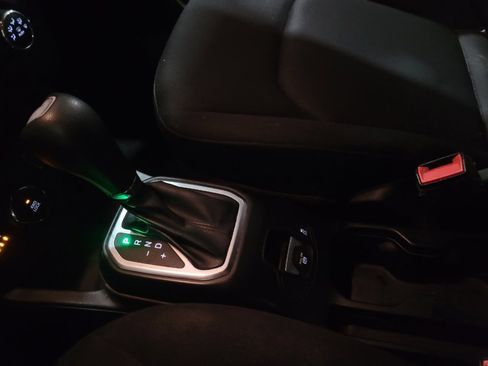 Used 2018 Jeep Renegade Sport w/ Power & Air Group image 26