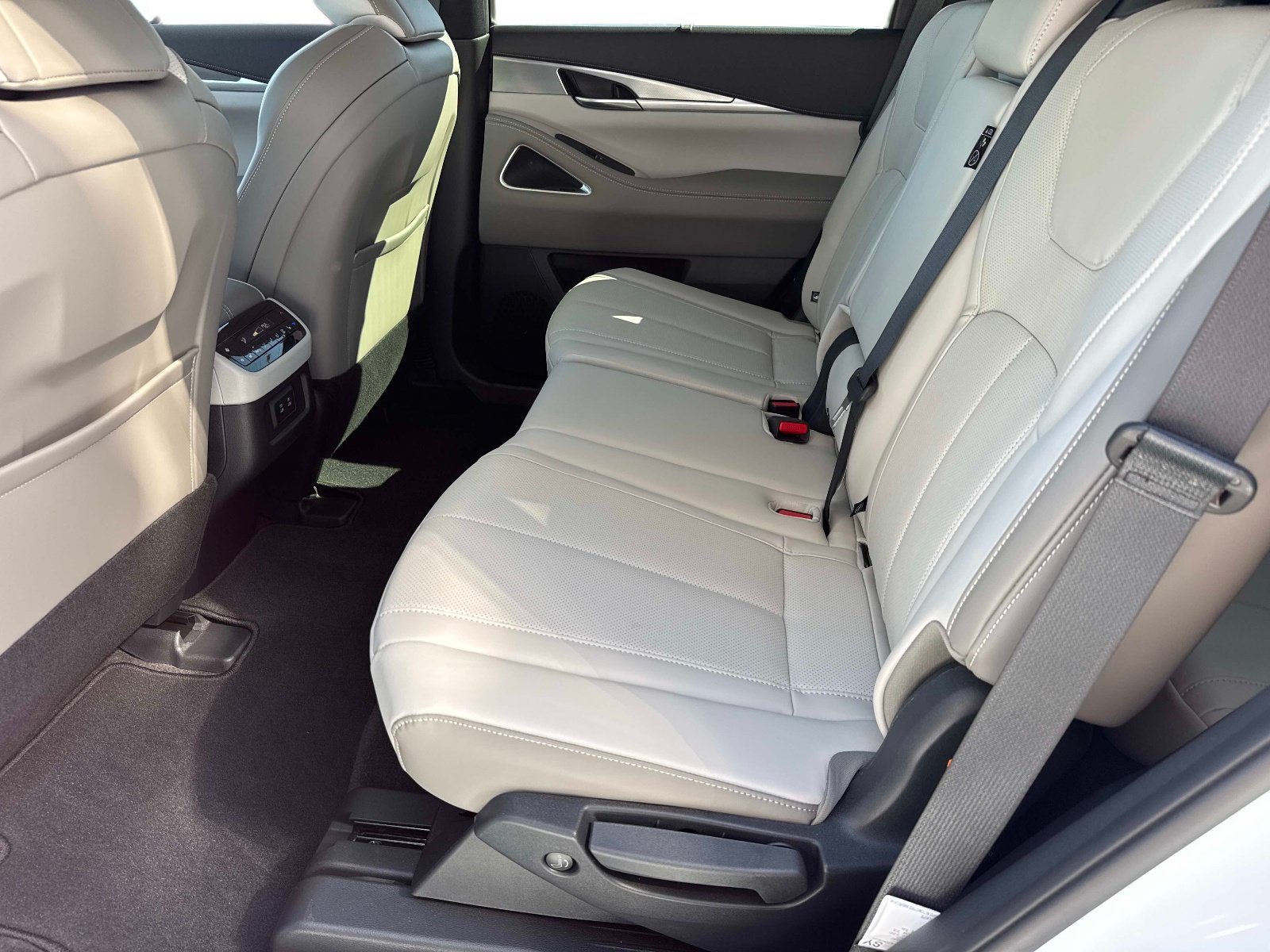 Used 2026 INFINITI QX60 Luxe w/ Cargo Package AWD/4WD image 15