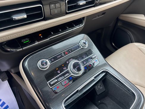 Used 2021 Lincoln Nautilus Reserve image 22