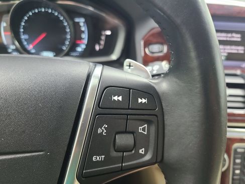 Used 2014 Volvo XC60 T6 AWD/4WD image 32