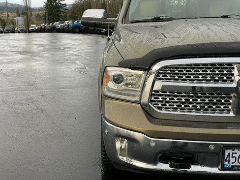 Used 2015 RAM 1500 Laramie w/ Convenience Group image 8