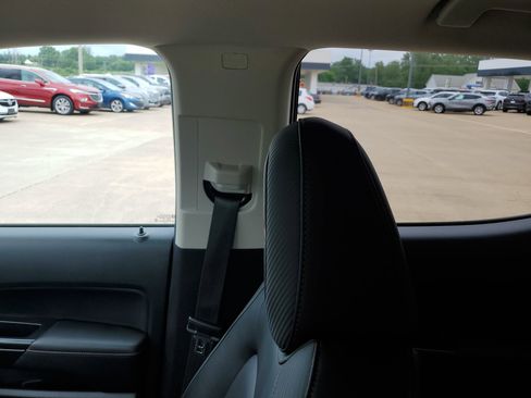 Used 2021 GMC Canyon AT4 w/ Driver Alert Package AWD/4WD image 12