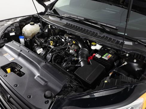 Used 2022 Ford Edge SE w/ Black Appearance Package image 44