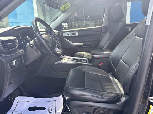 Used 2021 Ford Explorer Limited w/ Equipment Group 301A AWD/4WD image 11