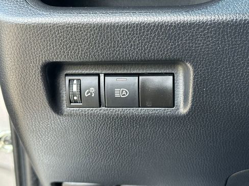 Used 2024 Toyota RAV4 XLE FWD image 21