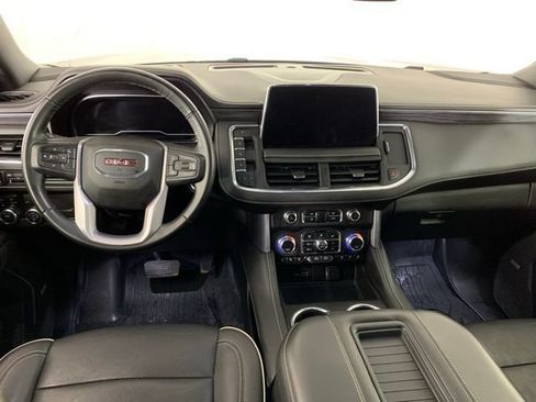 Used 2023 GMC Yukon XL SLT AWD/4WD image 3