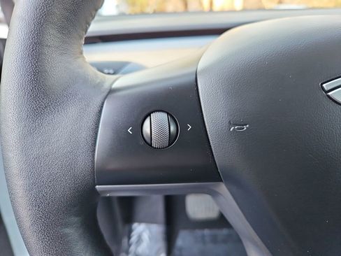 Used 2023 Tesla Model Y Long Range image 11