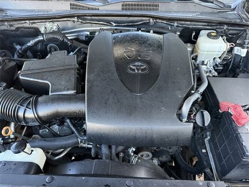 Used 2019 Toyota Tacoma TRD Off-Road image 33